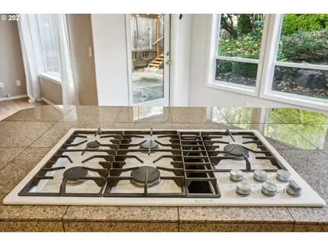 8863 SW Waverly Drive Portland OR 97224