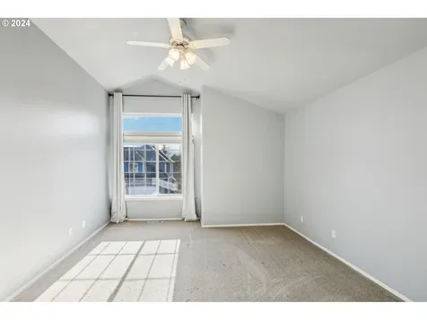 8863 SW Waverly Drive Portland OR 97224