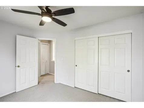 8863 SW Waverly Drive Portland OR 97224