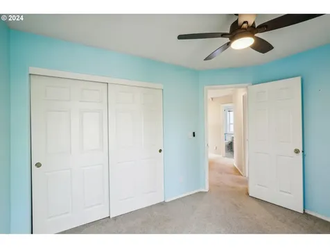 8863 SW Waverly Drive Portland OR 97224