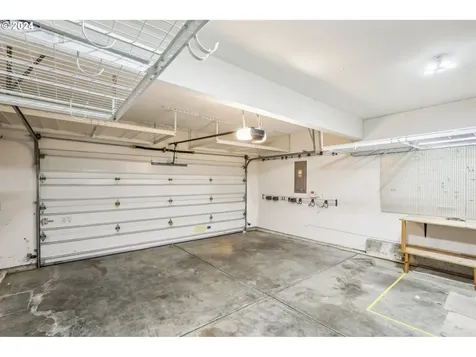 8863 SW Waverly Drive Portland OR 97224