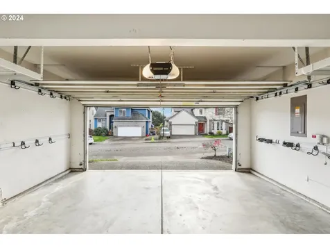 8863 SW Waverly Drive Portland OR 97224