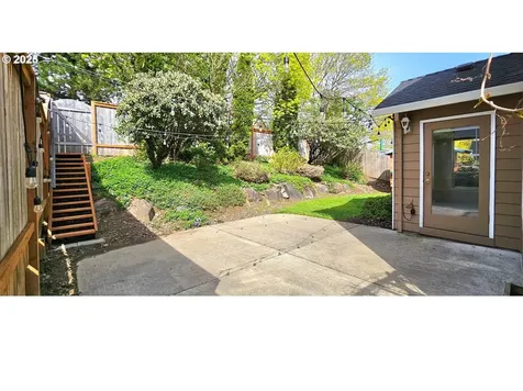 8863 SW Waverly Drive Portland OR 97224