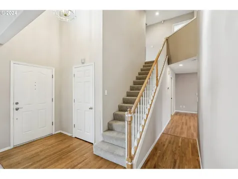 8863 SW Waverly Drive Portland OR 97224