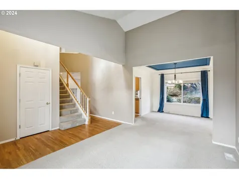8863 SW Waverly Drive Portland OR 97224