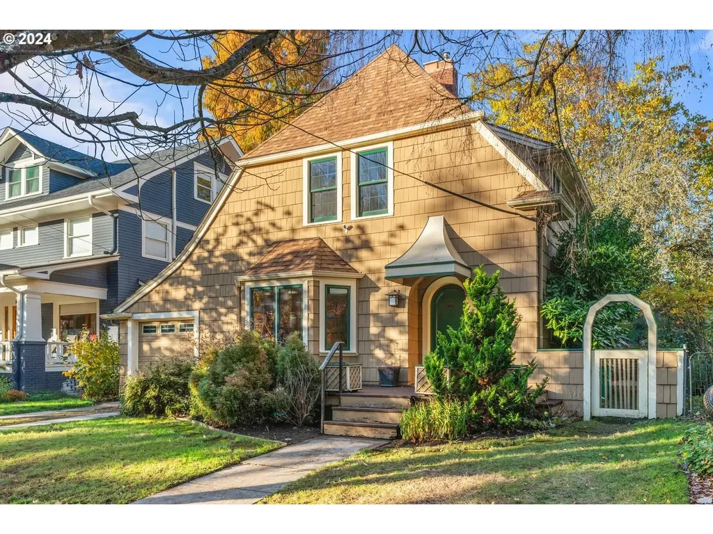 3453 NE Hassalo Street Portland OR 97232