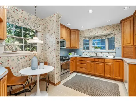 3453 NE Hassalo Street Portland OR 97232