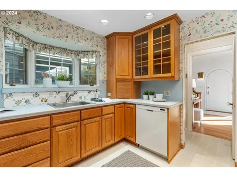 3453 NE Hassalo Street Portland OR 97232