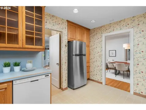 3453 NE Hassalo Street Portland OR 97232