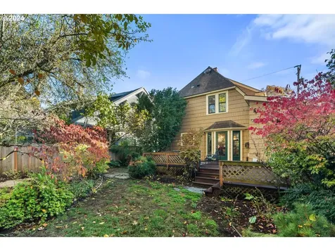 3453 NE Hassalo Street Portland OR 97232