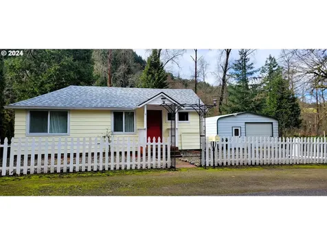 800 S Main Street Canyonville OR 97417