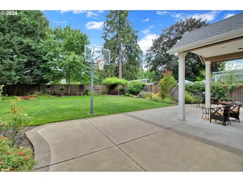 266 Lazy Avenue Eugene OR 97404