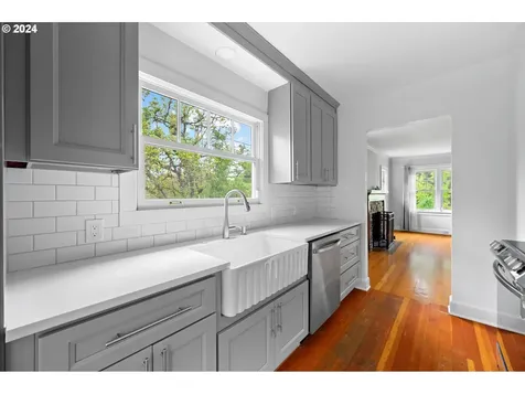 4551 Ne 25th Avenue Portland OR 97211