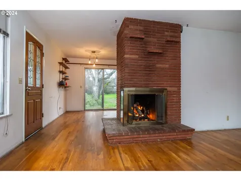 1496 Nw Beacon Street Roseburg OR 97470