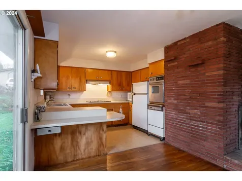 1496 Nw Beacon Street Roseburg OR 97470