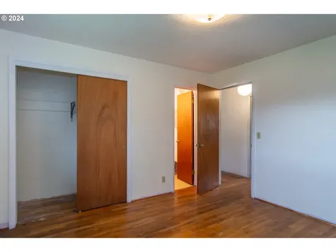 1496 Nw Beacon Street Roseburg OR 97470