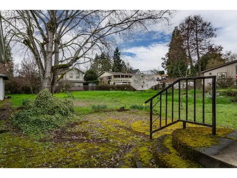 1496 Nw Beacon Street Roseburg OR 97470