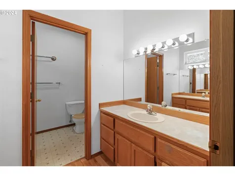 421 Se 71st Place Hillsboro OR 97123