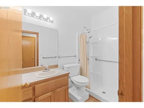 421 Se 71st Place Hillsboro OR 97123