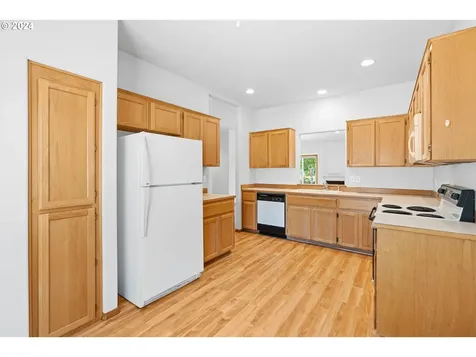 421 Se 71st Place Hillsboro OR 97123