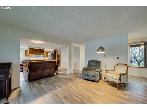 415 Lake Avenue Woodland WA 98674