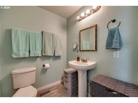 415 Lake Avenue Woodland WA 98674