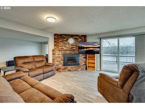 415 Lake Avenue Woodland WA 98674