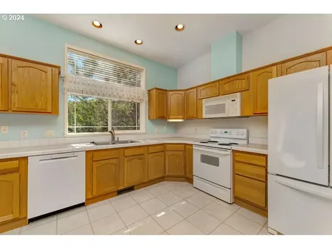 35325 Bayside Gardens Road Nehalem OR 97131