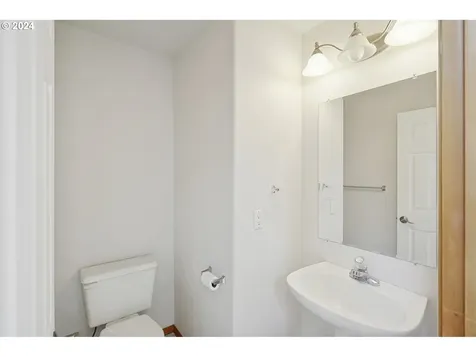 1612 SW Chapman Court Troutdale OR 97060