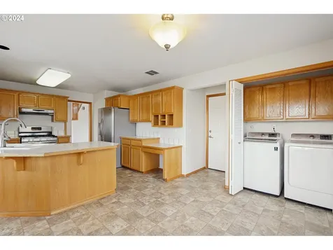 1612 SW Chapman Court Troutdale OR 97060