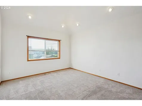 1612 SW Chapman Court Troutdale OR 97060