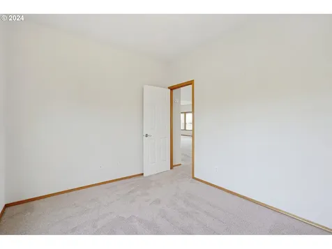 1612 SW Chapman Court Troutdale OR 97060