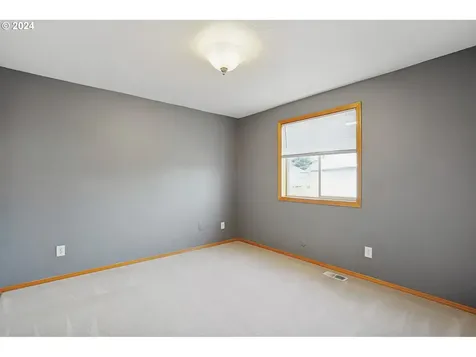 1612 SW Chapman Court Troutdale OR 97060