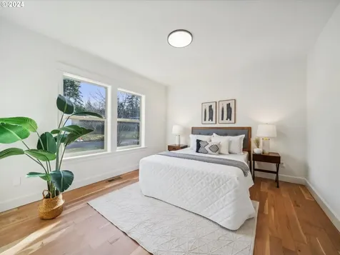 4303 SW Admiral Court Portland OR 97221
