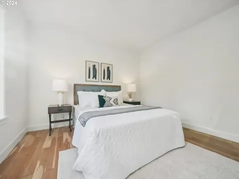 4303 SW Admiral Court Portland OR 97221