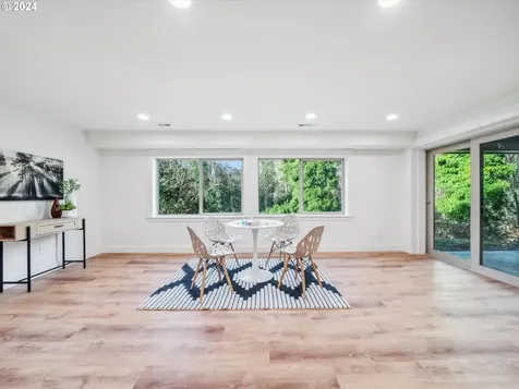 4303 SW Admiral Court Portland OR 97221