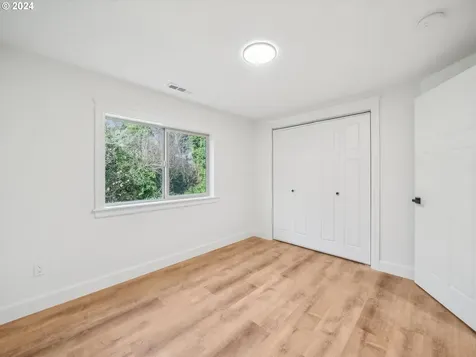 4303 SW Admiral Court Portland OR 97221