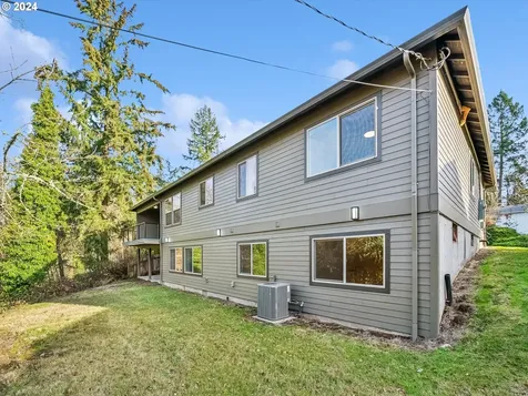 4303 SW Admiral Court Portland OR 97221