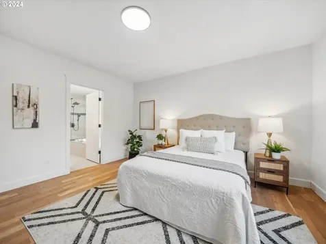 4303 SW Admiral Court Portland OR 97221