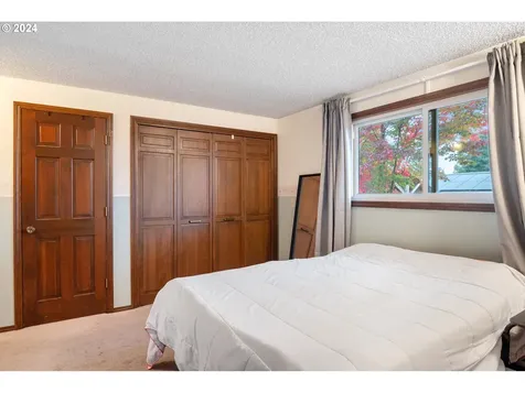 1308 NW 52nd Street Vancouver WA 98663