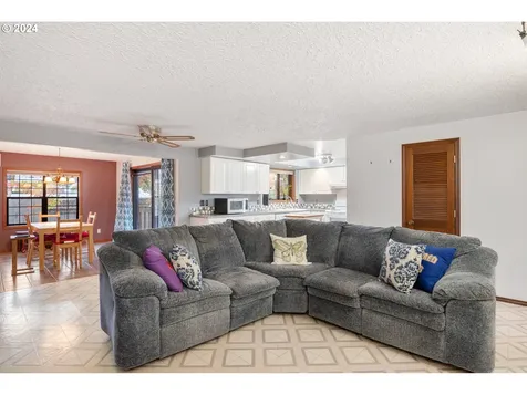 1308 NW 52nd Street Vancouver WA 98663