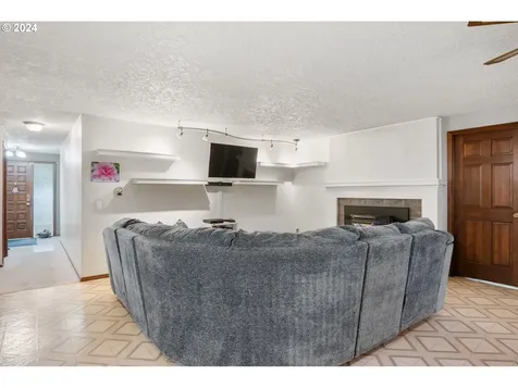 1308 NW 52nd Street Vancouver WA 98663