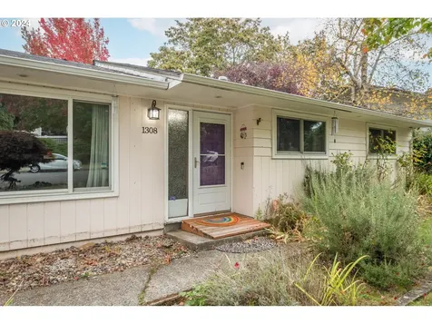 1308 NW 52nd Street Vancouver WA 98663
