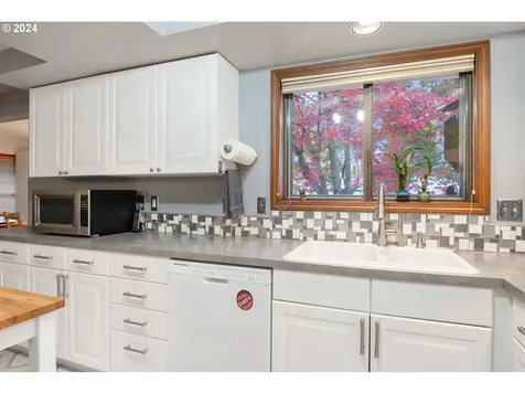 1308 NW 52nd Street Vancouver WA 98663