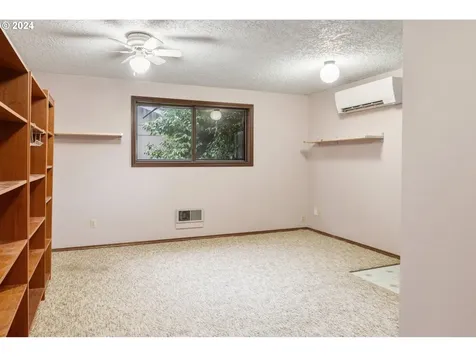 1308 NW 52nd Street Vancouver WA 98663