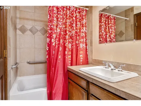 1308 NW 52nd Street Vancouver WA 98663