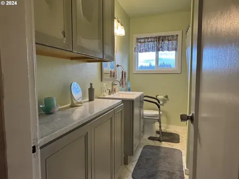 84961 Ridgeway Road Pleasant Hill OR 97455