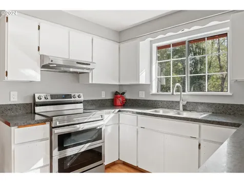 409 Spruce Creek Road Longview WA 98632