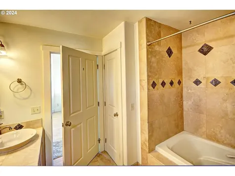 1324 9th Avenue Seaside OR 97138