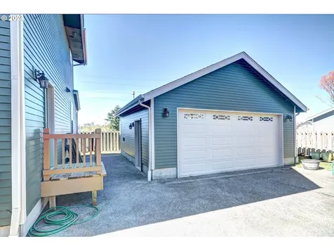 1324 9th Avenue Seaside OR 97138